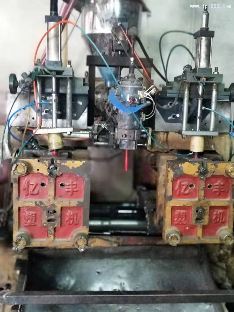 佛山市順德區(qū)容桂順映吹瓶廠(chǎng) (3)機(jī)器